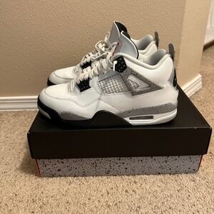 Nike Air Jordan 4 Retro